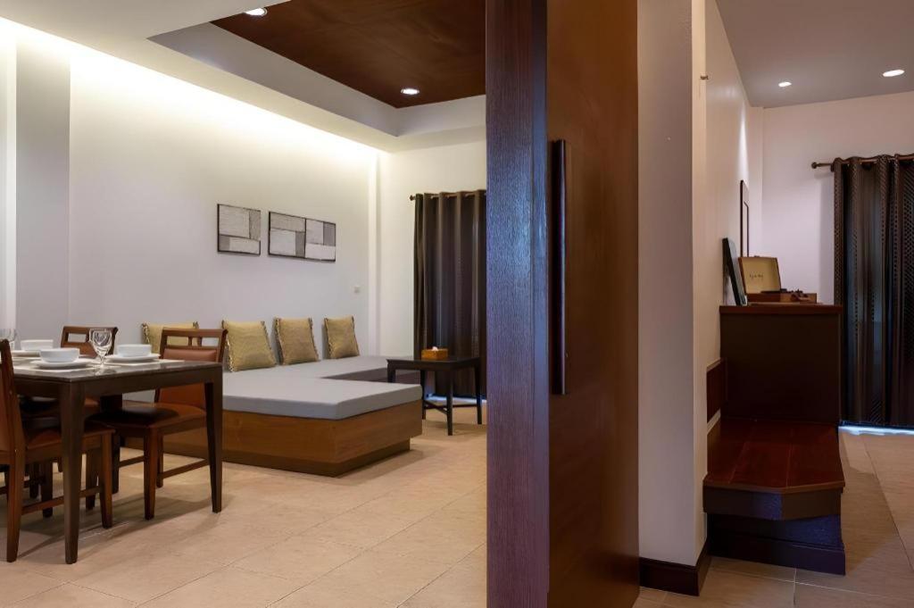 Rose Bay Resort Pattaya Exterior photo