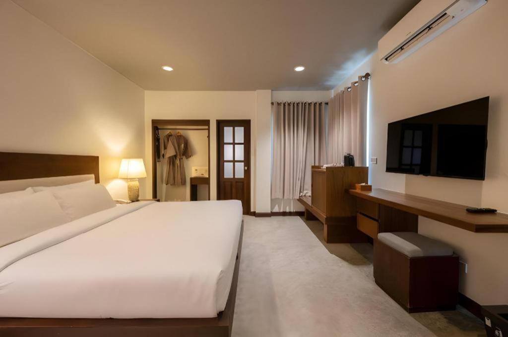 Rose Bay Resort Pattaya Exterior photo