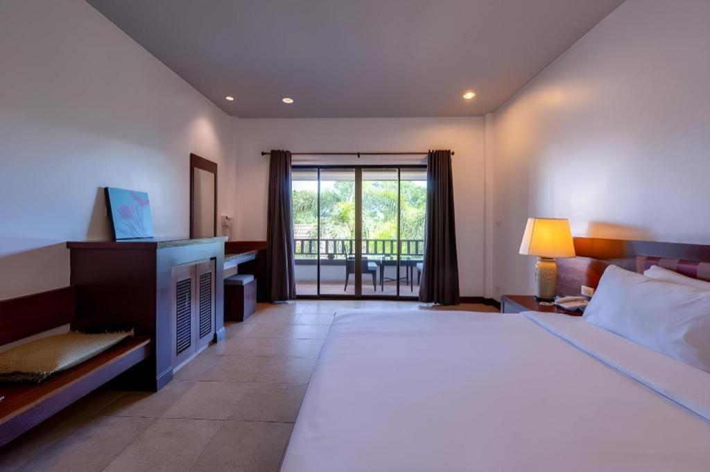 Rose Bay Resort Pattaya Exterior photo