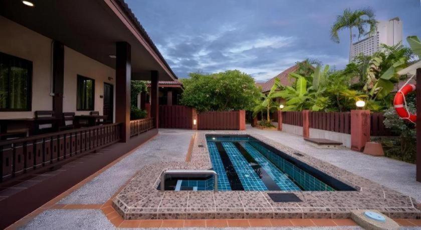 Rose Bay Resort Pattaya Exterior photo