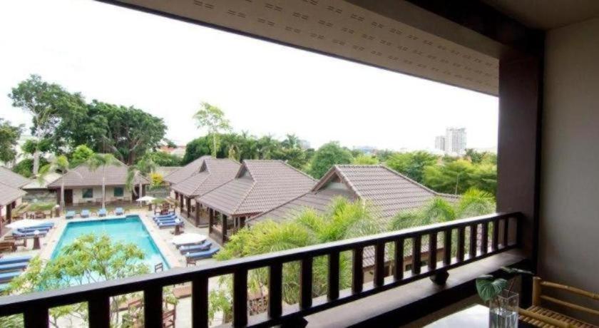 Rose Bay Resort Pattaya Exterior photo
